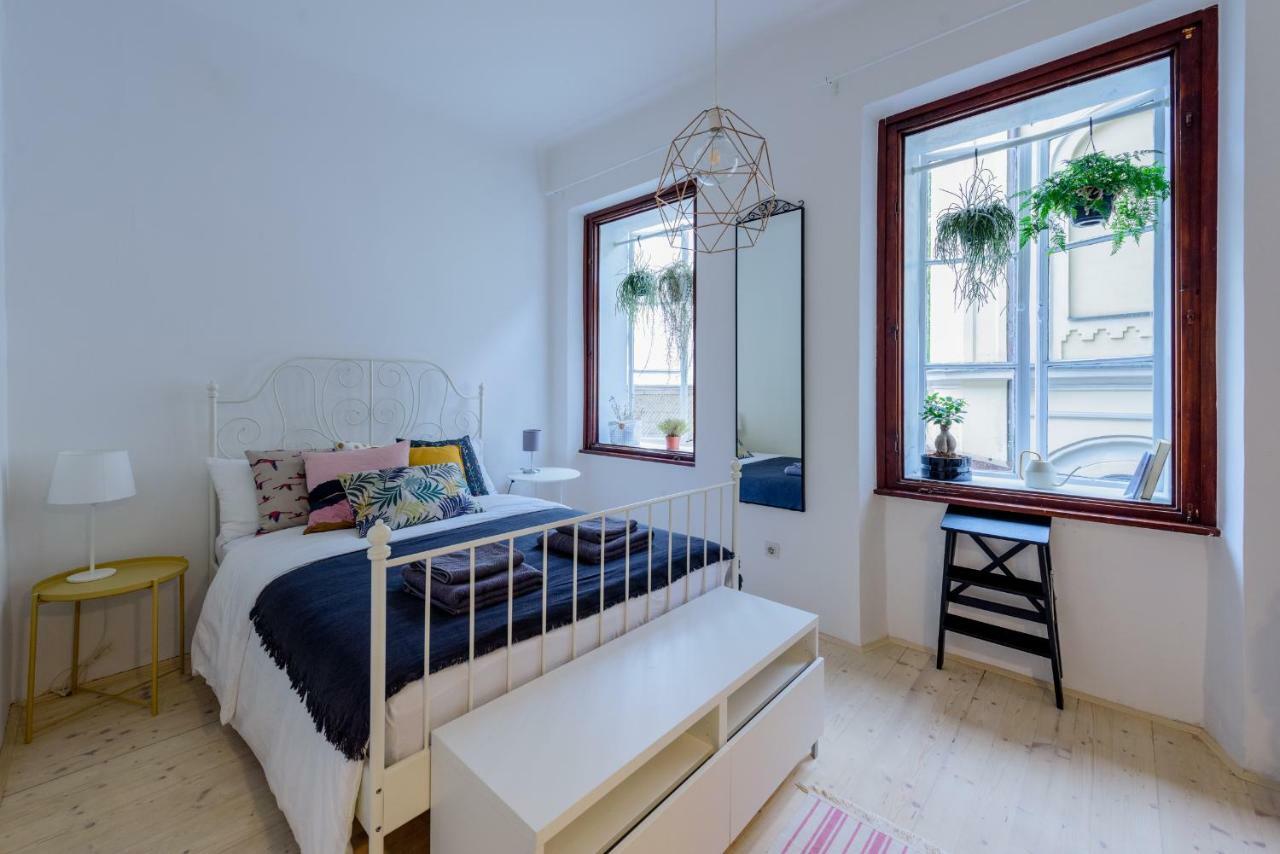Central Garden Studio Apartamento *
