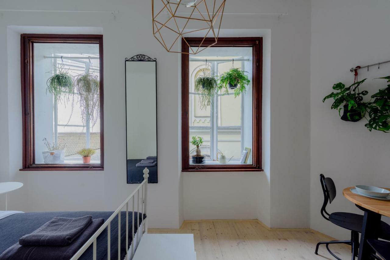 Central Garden Studio Apartamento *